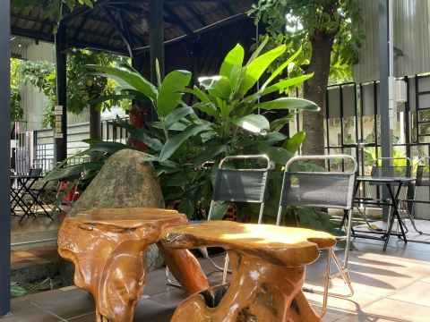 Góc chill cafe sáng tại Sala Garden